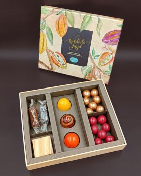 Jentene på Tunet - Gaveeske MEDIUM