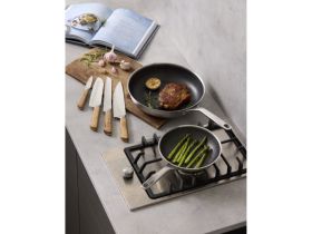 Morsø 79Nord Hybrid Stekepanner og Foresta kniver 